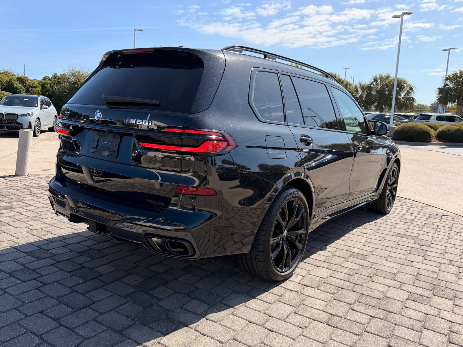 Used 2025 BMW X7 M60i AWD/4WD image 9