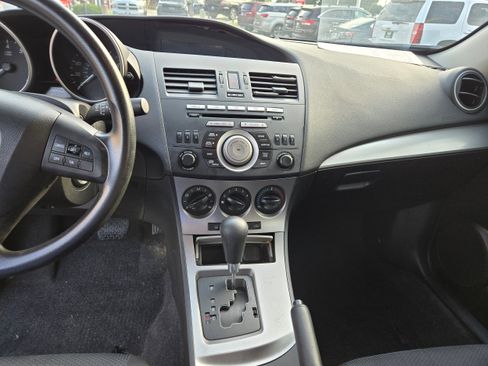 Used 2011 MAZDA MAZDA3 i Touring image 8