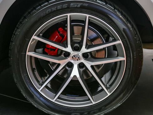 Certified 2023 Porsche Macan S AWD/4WD image 14