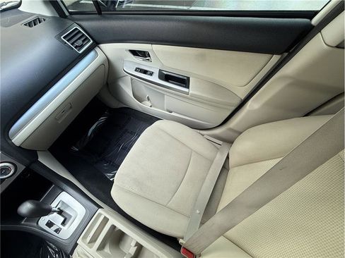 Used 2016 Subaru Impreza 2.0i Premium image 11