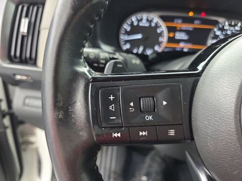 Used 2022 Nissan Pathfinder SL w/ SL Black Package image 38