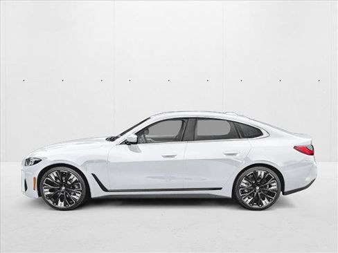 New 2025 BMW 430i 430i w/ Parking Assistance Package image 3