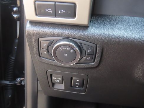 Certified 2019 Ford F150 Lariat w/ Equipment Group 502A Luxury RWD image 25