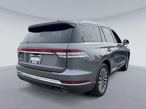 Used 2024 Lincoln Aviator Reserve AWD/4WD image 7