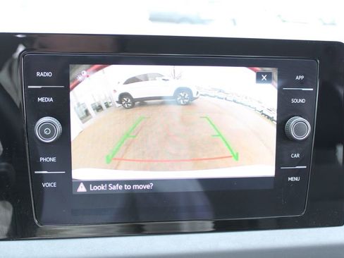 Certified 2025 Volkswagen Jetta SE w/ Black Wheel Package FWD image 17