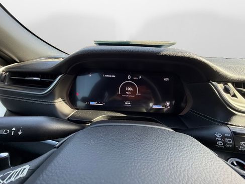 Used 2025 Jeep Grand Cherokee Laredo w/ Luxury Tech Group I image 14