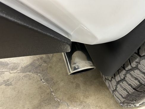 Used 2017 Toyota Tundra Platinum AWD/4WD image 15