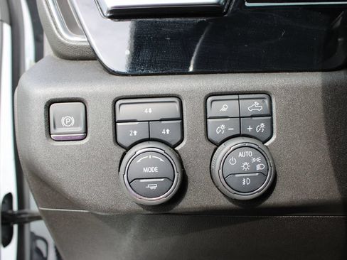Used 2025 Chevrolet Silverado 2500 LT w/ Safety Package AWD/4WD image 11