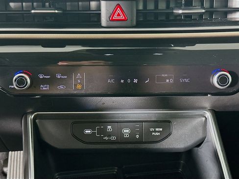 Used 2025 Kia Carnival SX Prestige image 22