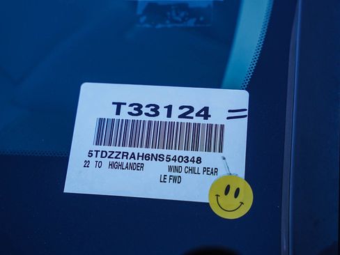 Certified 2022 Toyota Highlander LE image 30