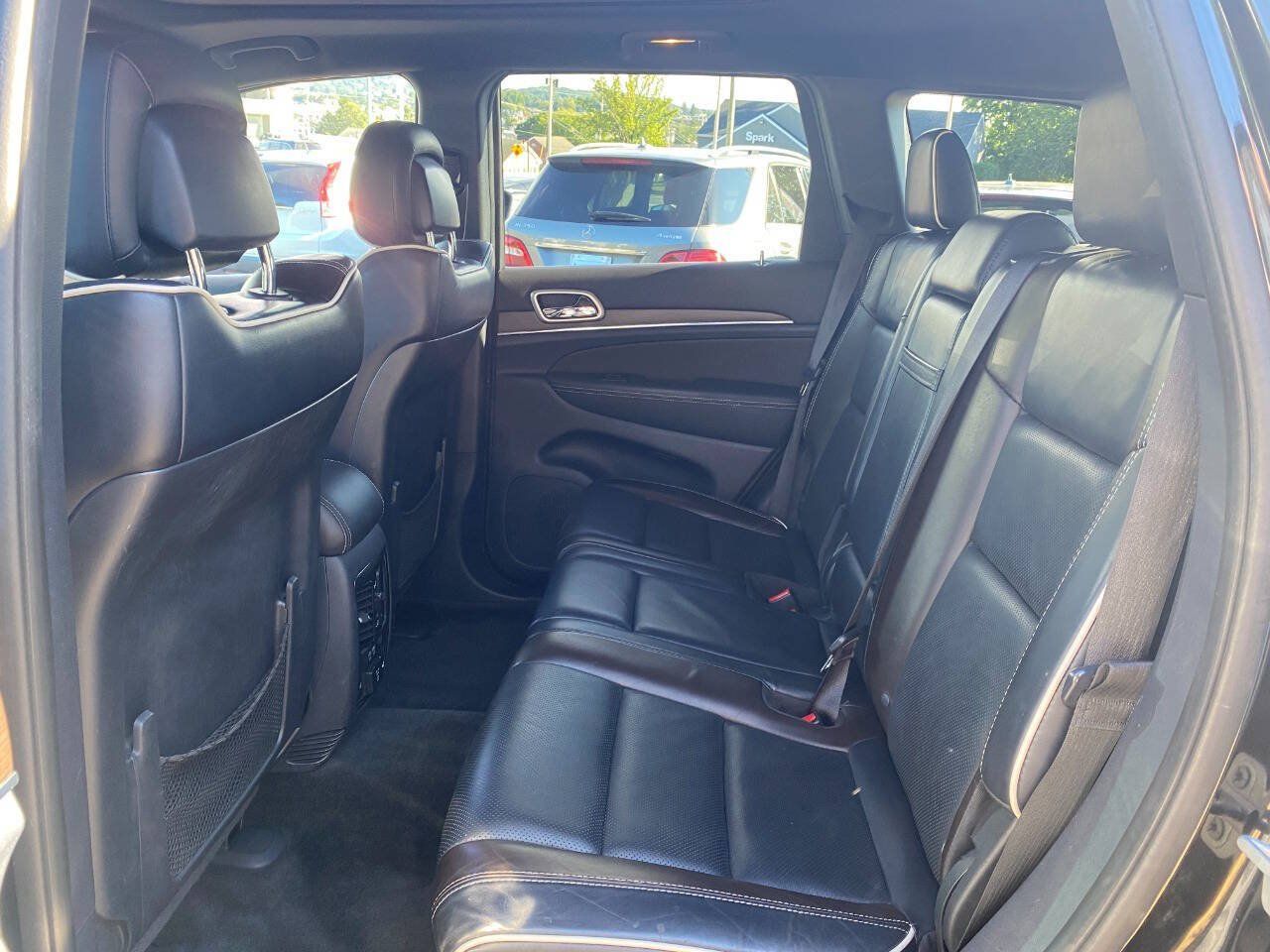 Used 2015 Jeep Grand Cherokee Overland AWD/4WD image 20