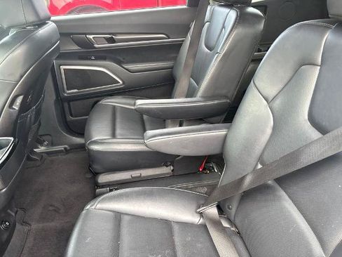 Used 2025 Kia Telluride S FWD image 11
