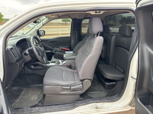 Used 2023 Nissan Frontier S w/ Technology Package image 9