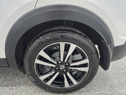 Used 2019 Nissan Kicks SV FWD image 30