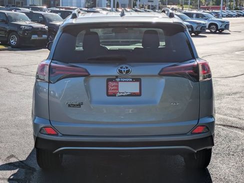 Used 2018 Toyota RAV4 XLE FWD image 5