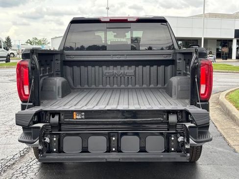 New 2026 GMC Sierra 1500 SLT w/ SLT Premium Package AWD/4WD image 10