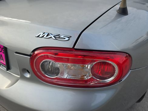 Used 2015 MAZDA MX-5 Miata Club RWD image 24