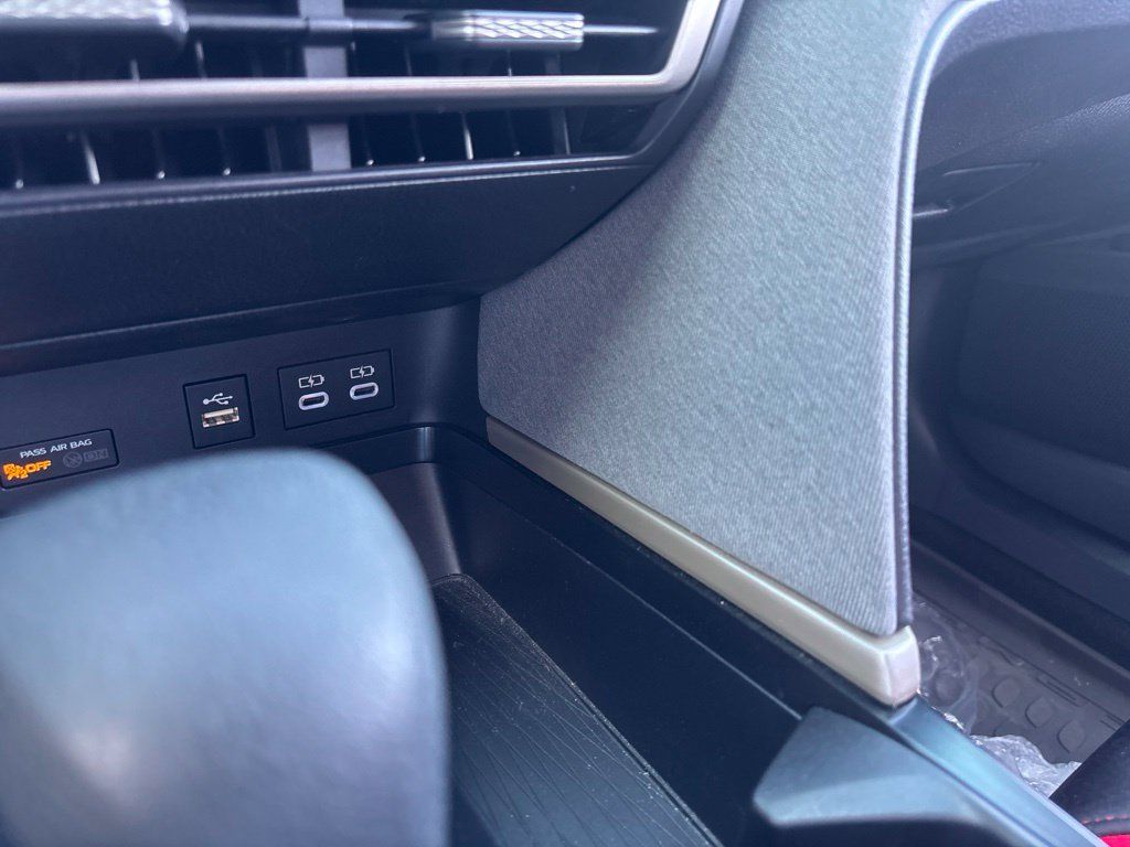 Used 2025 Toyota Camry LE w/ Convenience Package FWD image 26