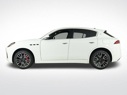 Used 2025 Maserati Grecale GT image 2