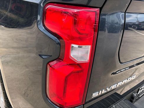 Used 2021 Chevrolet Silverado 1500 Custom RWD image 29