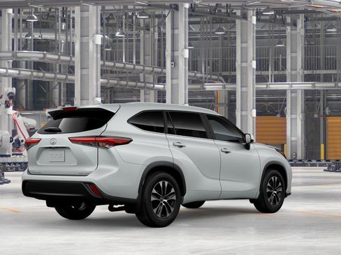 New 2026 Toyota Highlander XLE image 10