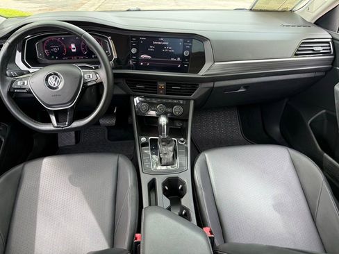 Used 2019 Volkswagen Jetta SEL w/ Cold Weather Package FWD image 10
