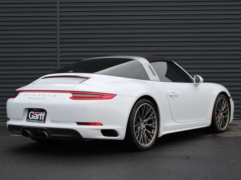Used 2017 Porsche 911 Targa 4S image 9