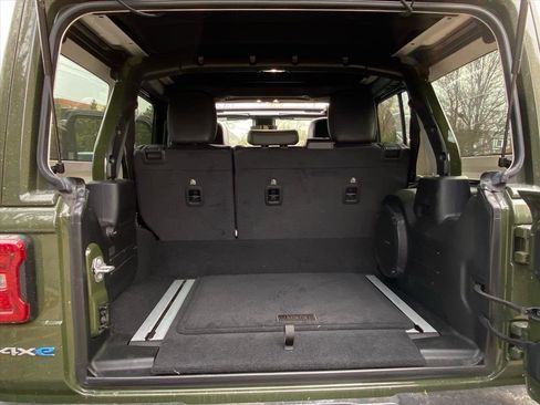 Used 2021 Jeep Wrangler Unlimited Sahara w/ Cold Weather Group image 22