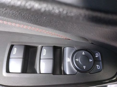 Used 2024 Chevrolet Trax RS w/ Sunroof Package image 11