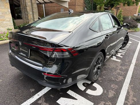 Used 2025 Honda Accord SE image 6