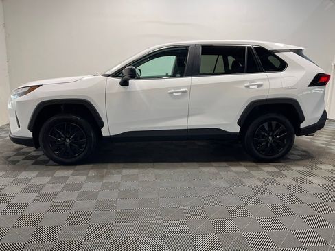 Used 2023 Toyota RAV4 LE image 22