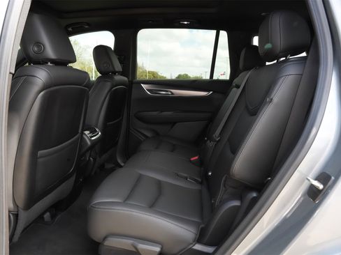 Used 2023 Cadillac XT6 Luxury image 20