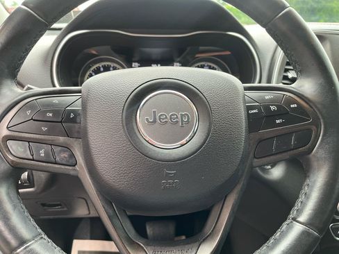 Used 2019 Jeep Cherokee Trailhawk w/ Trailer Tow Group AWD/4WD image 23