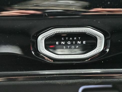 New 2026 Jeep Grand Cherokee Limited AWD/4WD image 18