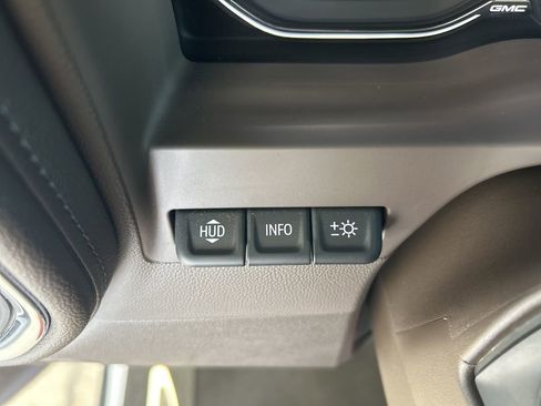 Used 2023 GMC Sierra 2500 Denali w/ Denali Ultimate Package AWD/4WD image 29