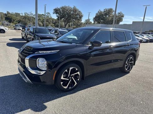 Used 2023 Mitsubishi Outlander SE image 5
