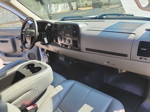 Used 2013 GMC Sierra 1500 W/T RWD image 25