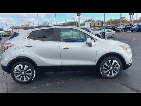 Used 2022 Buick Encore Preferred w/ Safety Package image 9