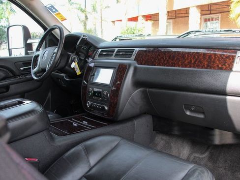 Used 2011 GMC Sierra 2500 Denali RWD image 36