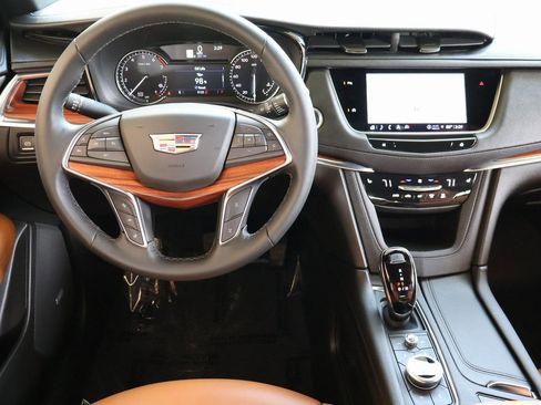 Certified 2025 Cadillac XT5 Premium Luxury image 14