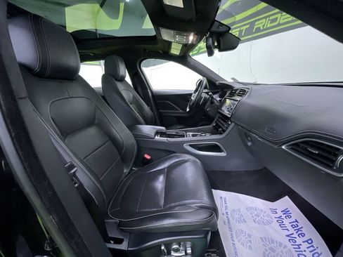 Used 2018 Jaguar F-PACE S image 31