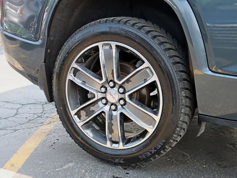 Used 2019 GMC Acadia Denali w/ Technology Package AWD/4WD image 6