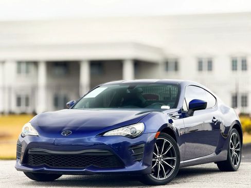 Used 2019 Toyota 86 image 2