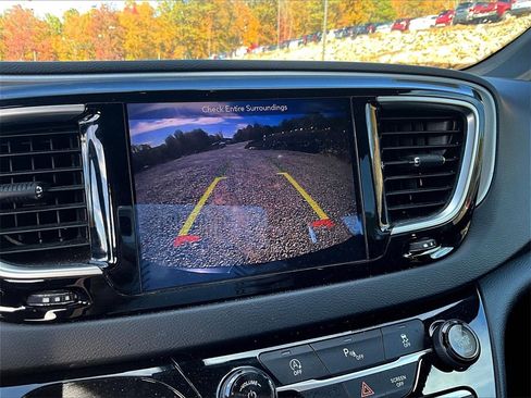 Used 2018 Chrysler Pacifica Touring Plus w/ S Appearance Package image 19