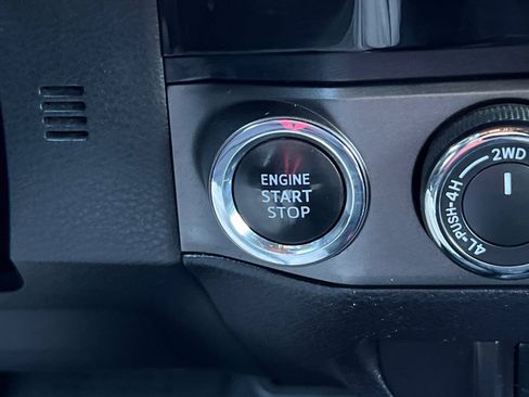 Used 2016 Toyota Tacoma TRD Off-Road image 23