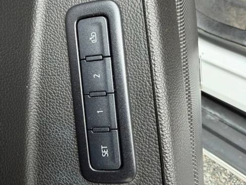 Used 2019 GMC Yukon SLT AWD/4WD image 17