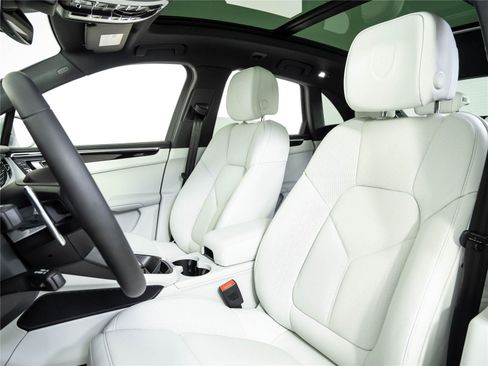 New 2026 Porsche Macan S AWD/4WD image 5