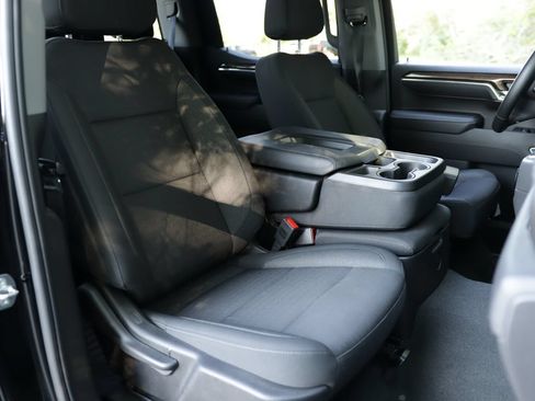 Used 2024 Chevrolet Silverado 1500 LT AWD/4WD image 29