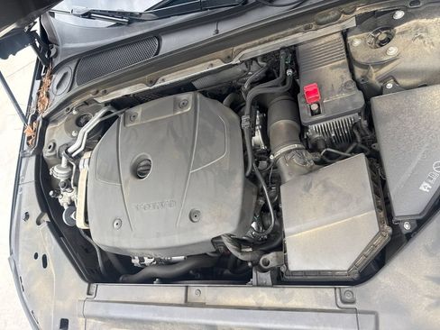 Used 2018 Volvo S90 T5 Momentum w/ Convenience Package FWD image 35