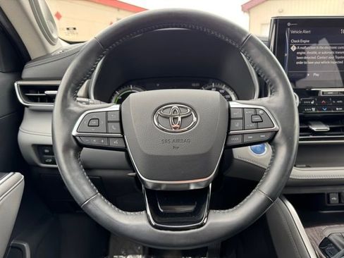 Used 2021 Toyota Highlander Limited image 34